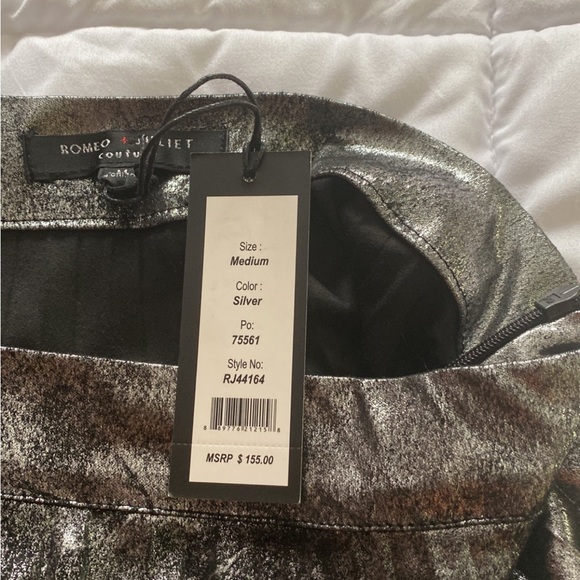 Romeo & Juliet couture midi pleated metallic distressed silver skirt Size med - Picture 9 of 12